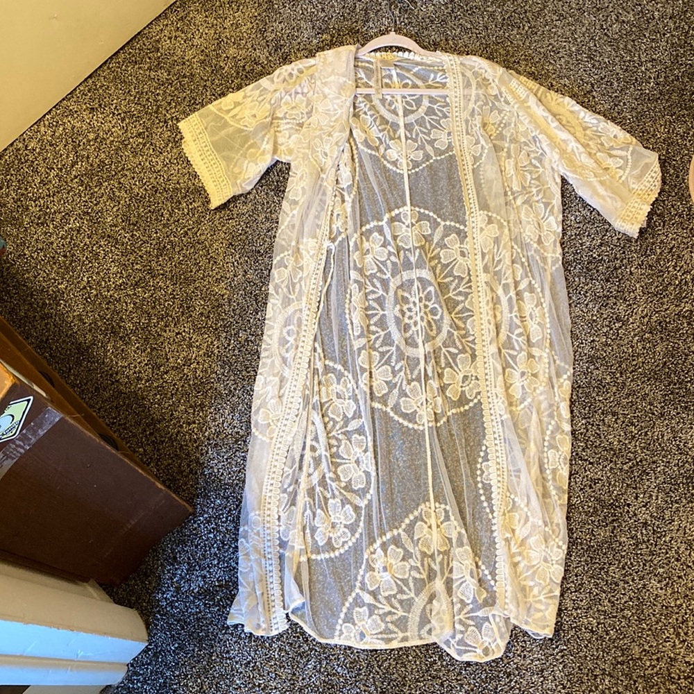 Swimsuit cover, can also be worn with a dress, etc.